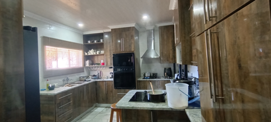 To Let 4 Bedroom Property for Rent in Kuruman Northern Cape